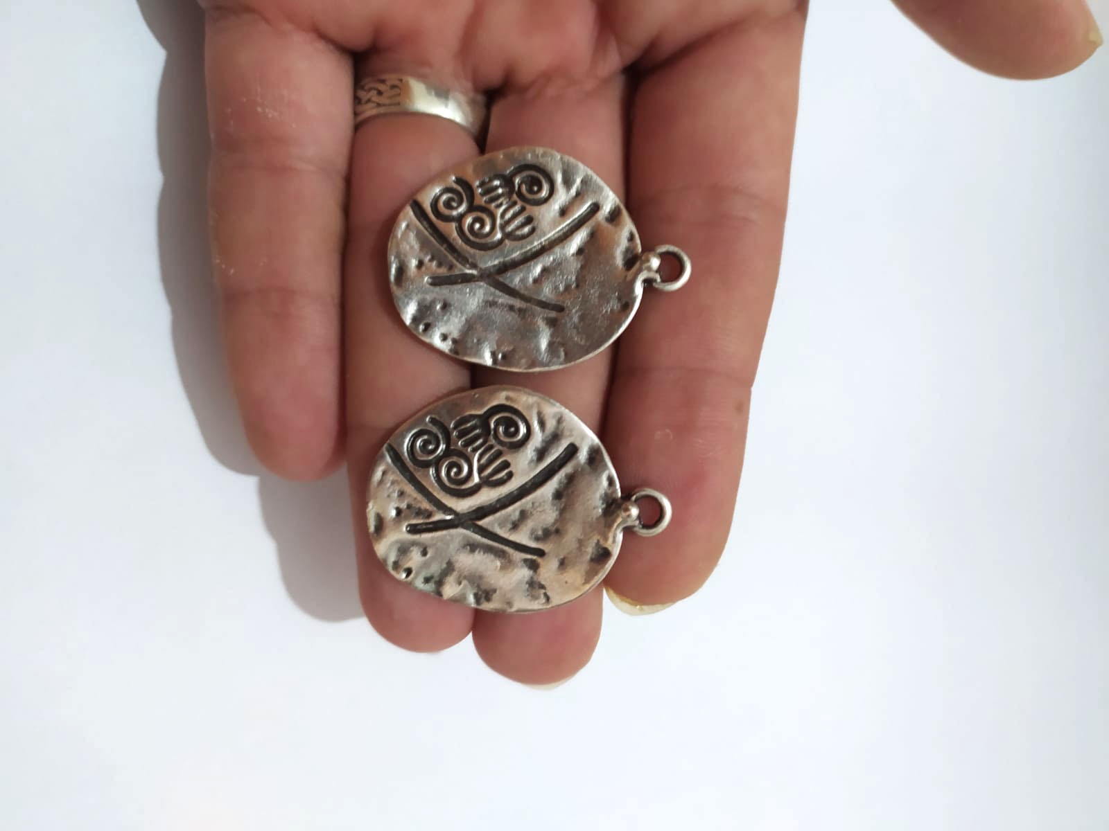 Takı Yapımı için 2 Adet Totem Sembol X Otantik Gümüş Kaplama Kolye Bileklik Küpe Halhal Ucu Takı Yapımı için 2 Adet Totem Sembol X Otantik Gümüş Kaplama Kolye Bileklik Küpe Halhal Ucu